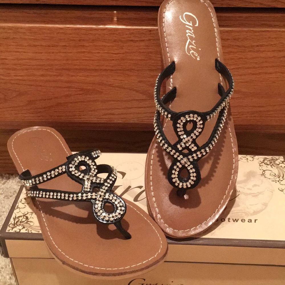 NIB GRAZIE PRINCESS SANDAL THONG BLING FLATS 6